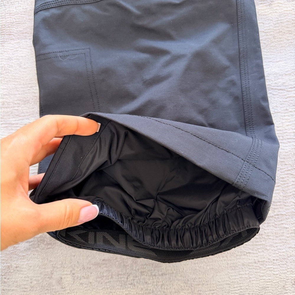 NWT! Dakine Unisex A-1 Black Snow pants, Size S - Picture 6 of 16
